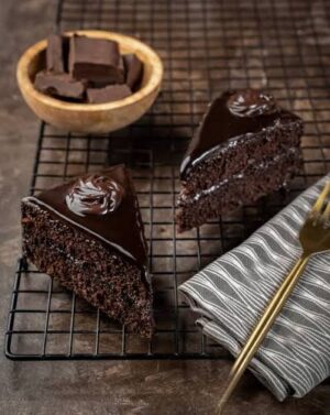 CHOCO TRUFFLE CAKE PESTRI (100% EGGLESS CAKE)  1 PICES PRICE 70 RS  LOCO POCO CAKES AND BAKERY